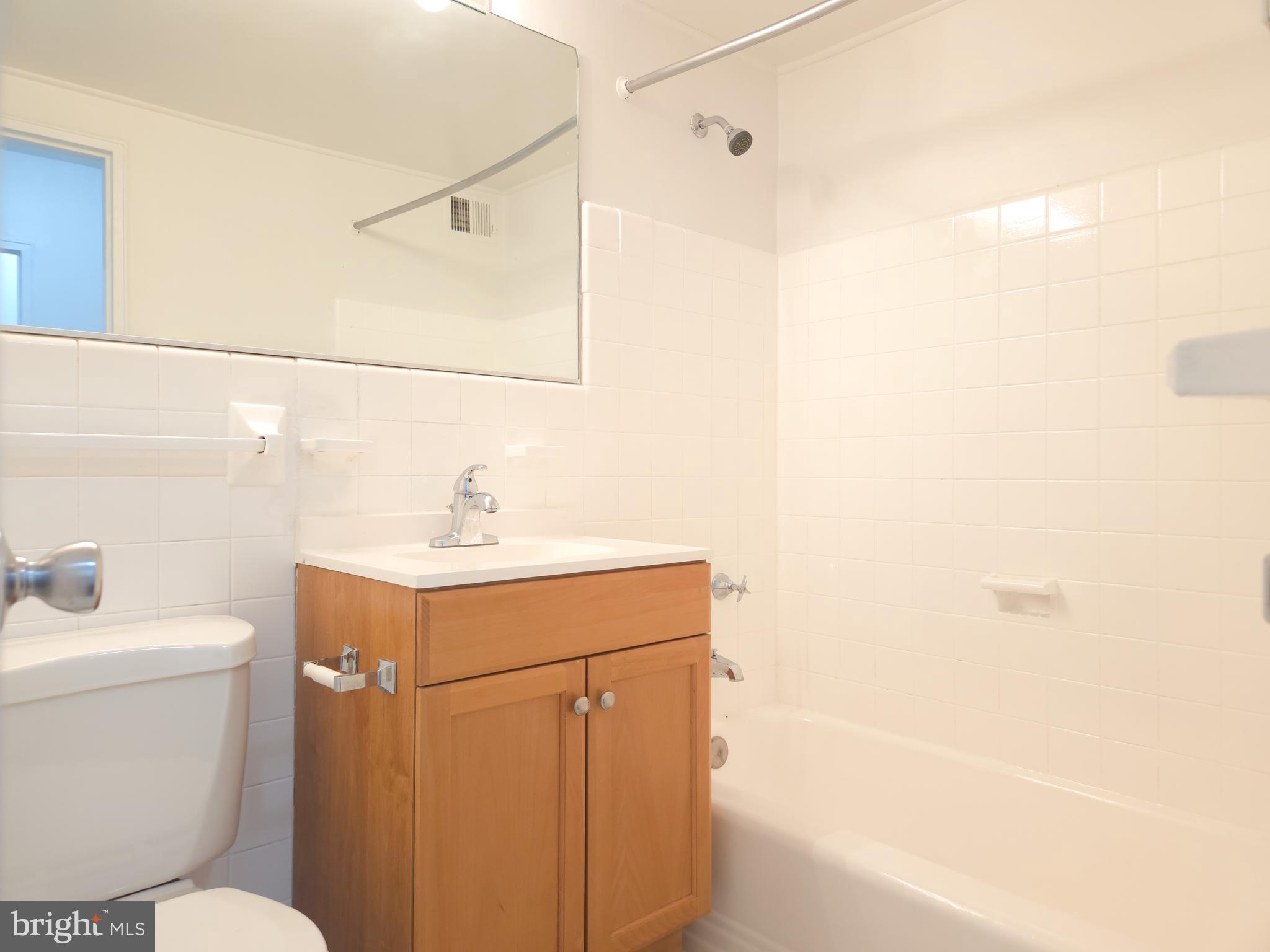 2101 Chestnut Street, Unit 423 Philadelphia, PA 19103 - Photo 7 of 12