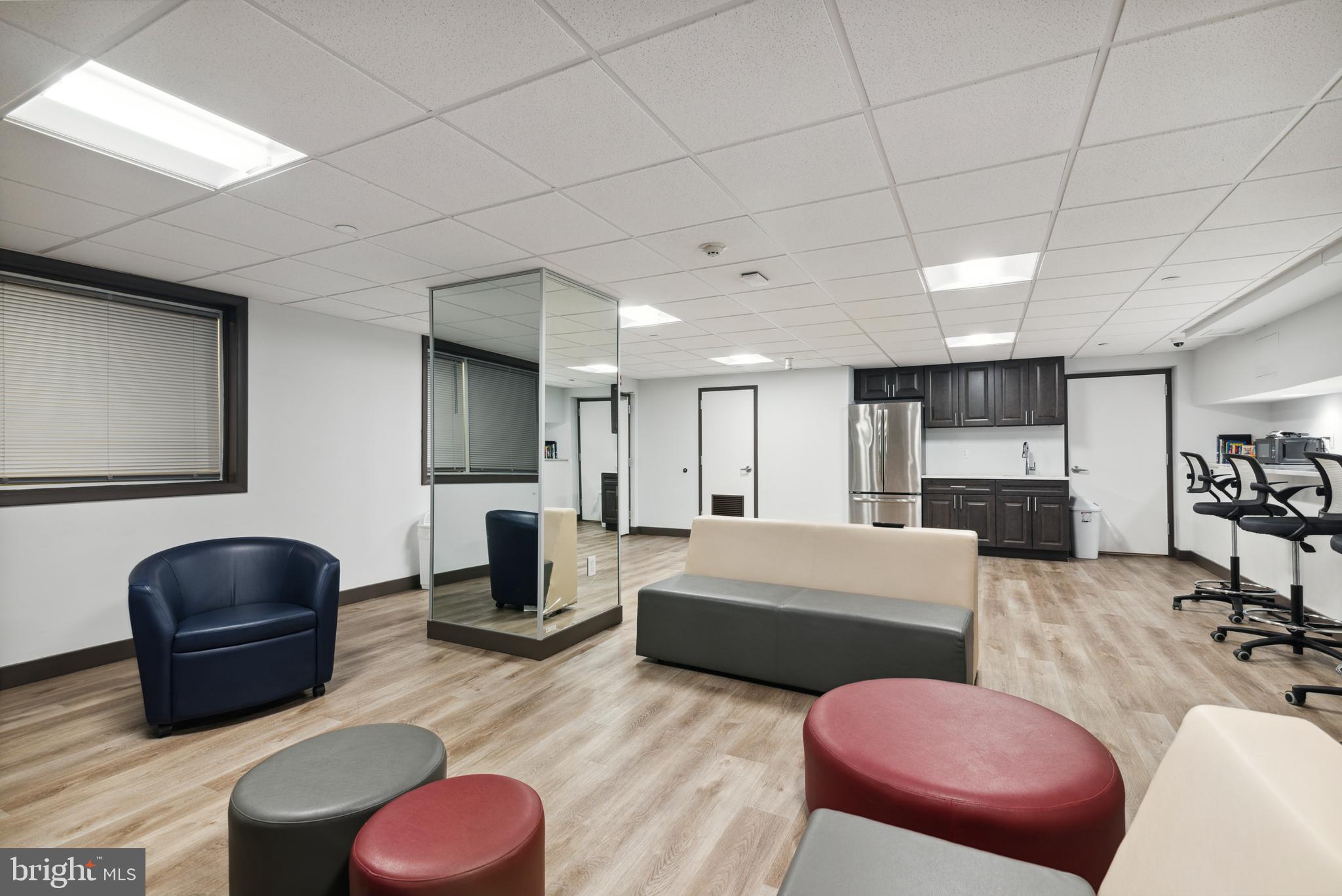 2101 Chestnut Street, Unit 423 Philadelphia, PA 19103 - Photo 10 of 12