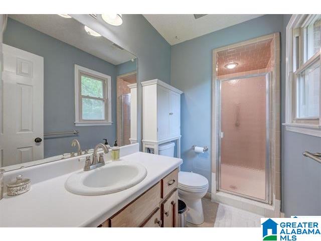 811 Round Hill Road Pelham, AL 35124 - Photo 3 of 10