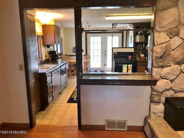 8912 North Pine Grove Road Vestaburg, MI 48891 - Photo 6 of 34