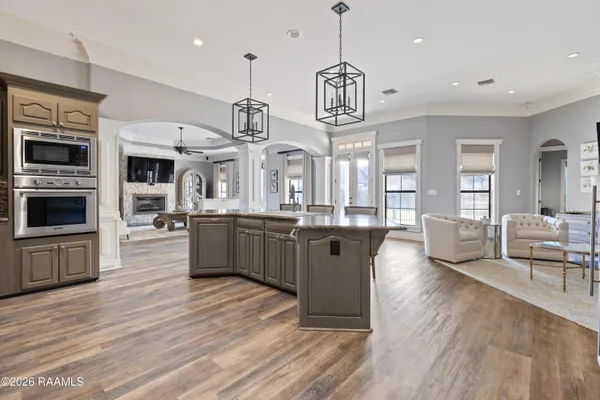 $865,000 | 1002 Le Triomphe Parkway, Broussard, LA 70518