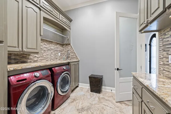 $865,000 | 1002 Le Triomphe Parkway, Broussard, LA 70518