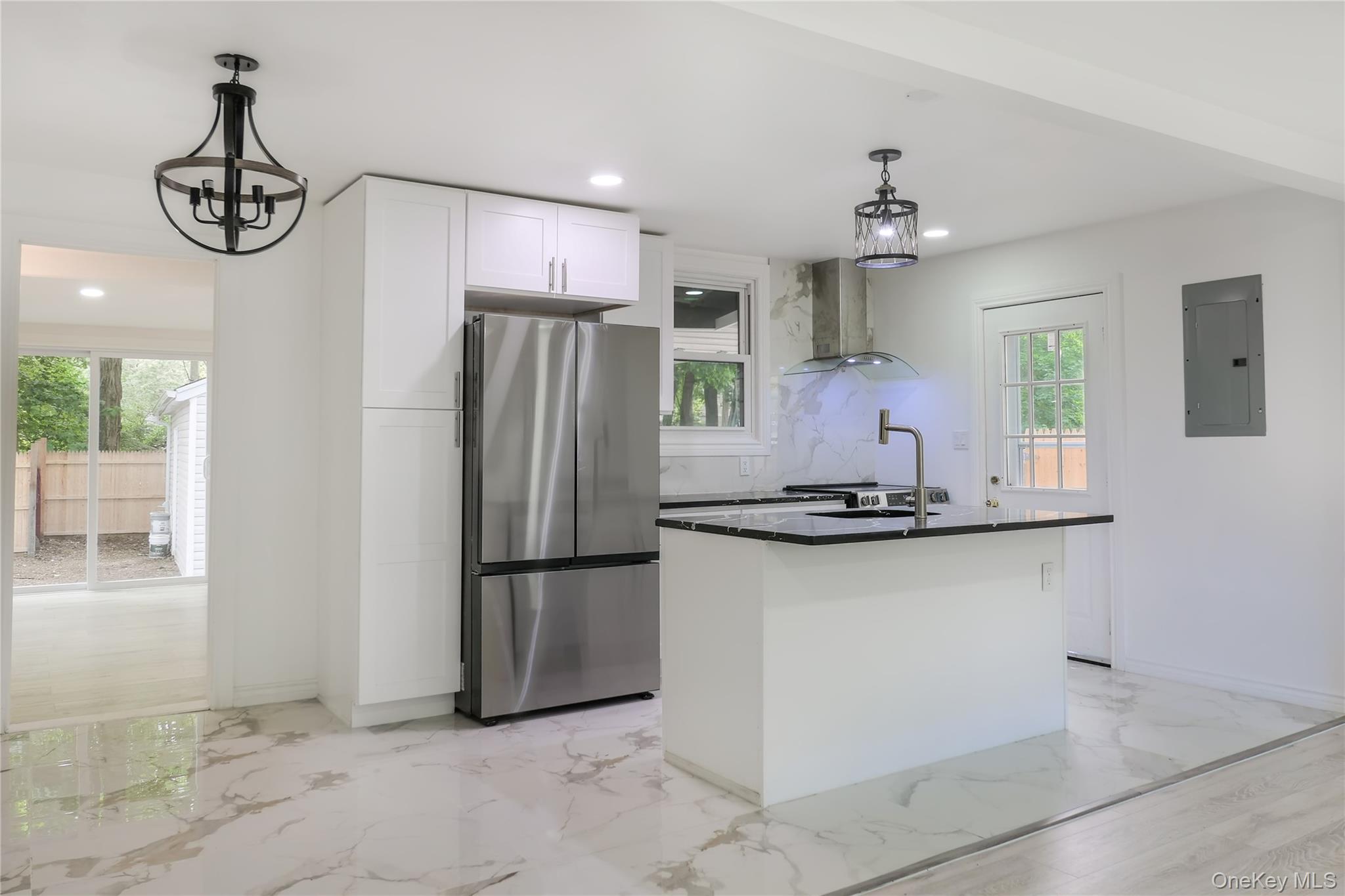 266 Station Road Bellport, NY 11713 - Photo 5 of 14
