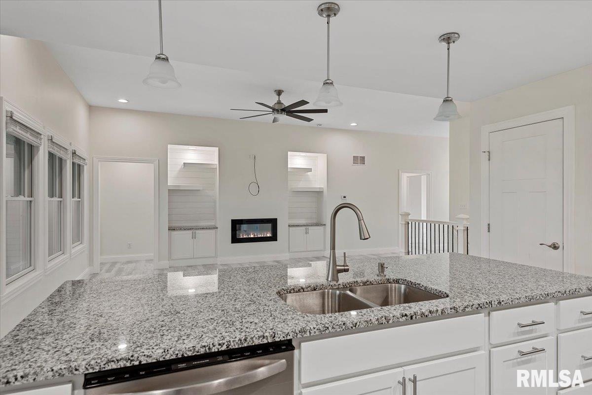 3910 Westgate Drive Springfield, IL 62711 - Photo 12 of 45 Gallery Image 12