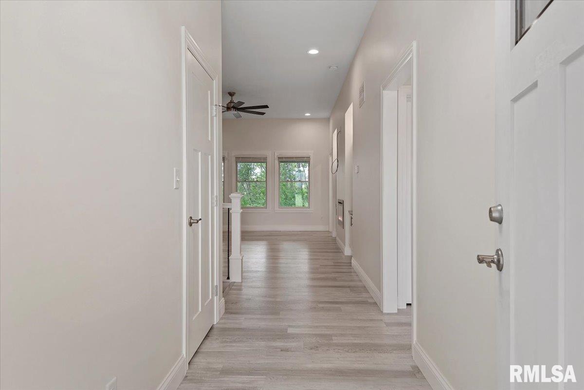 3910 Westgate Drive Springfield, IL 62711 - Photo 4 of 45 Gallery Image 4