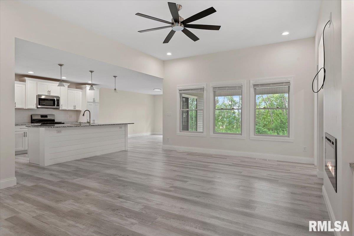 3910 Westgate Drive Springfield, IL 62711 - Photo 5 of 45 Gallery Image 5
