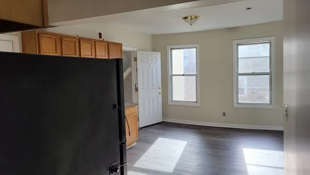 $2,050 | 124 Stevens Street, Unit 3, Lowell, MA 01851