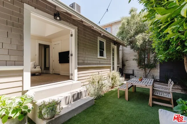 $7,500 | 224 San Juan Avenue, Venice, CA 90291