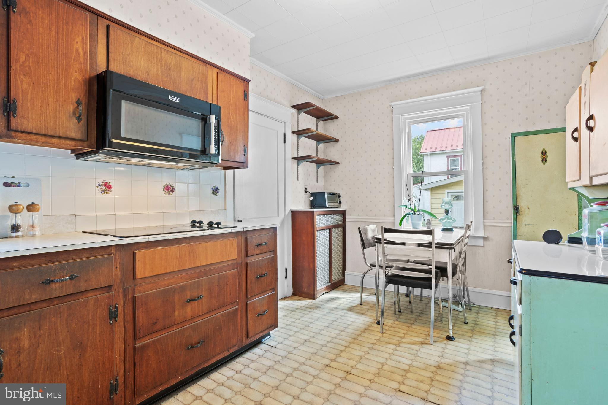 316 Oxford Road Havertown, PA 19083 - Photo 10 of 27 Gallery Image 10