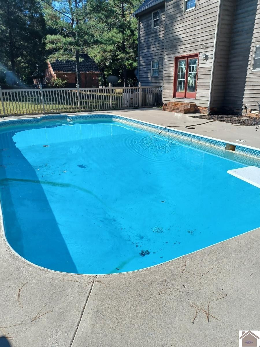 9618 Scale Road Benton, KY 42025 - Photo 33 of 35 Inviting pool with diving board