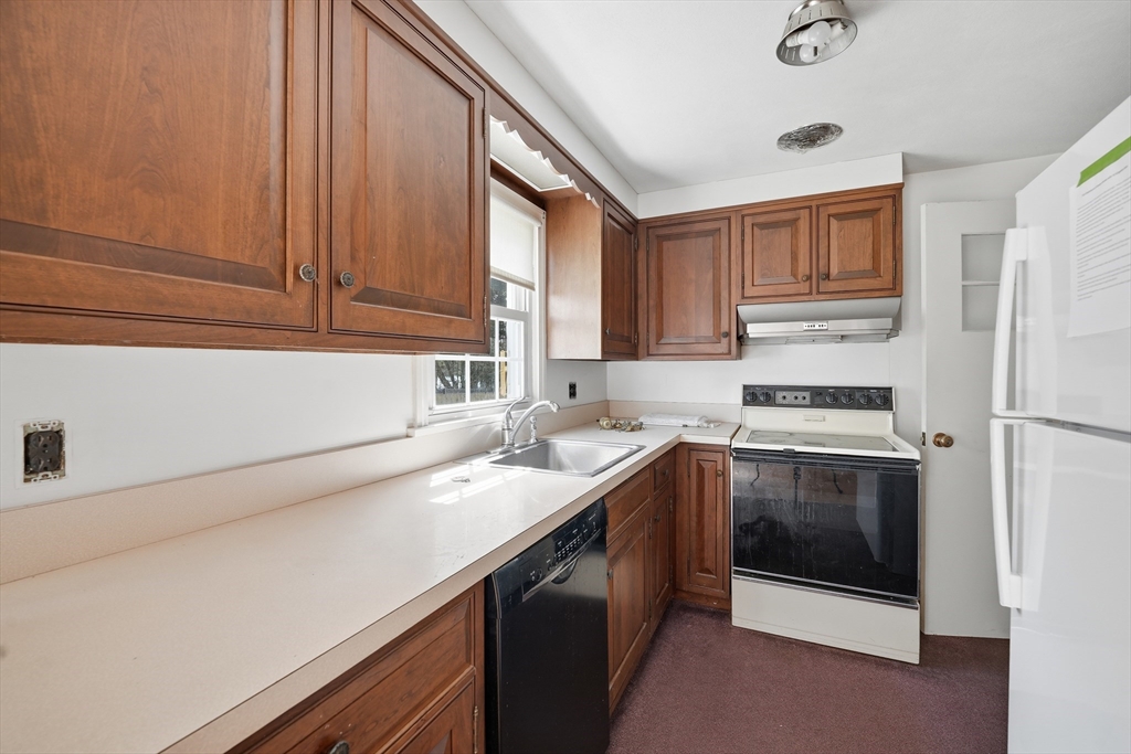 15 Kingoke Lane Springfield, MA 01129 - Photo 11 of 24