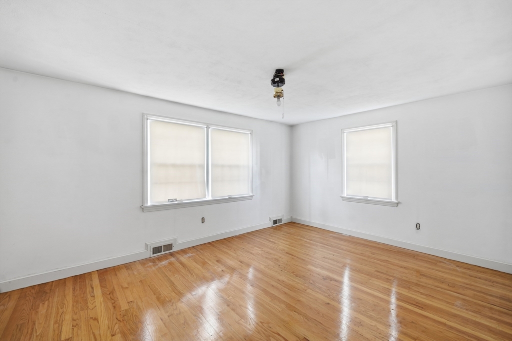 15 Kingoke Lane Springfield, MA 01129 - Photo 19 of 24