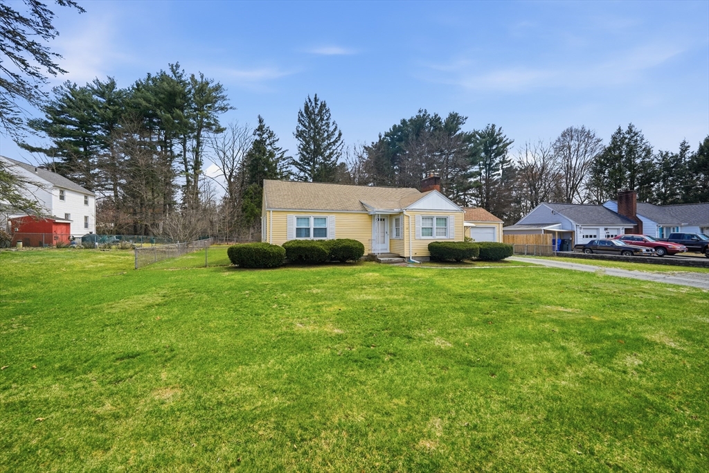 15 Kingoke Lane Springfield, MA 01129 - Photo 2 of 24