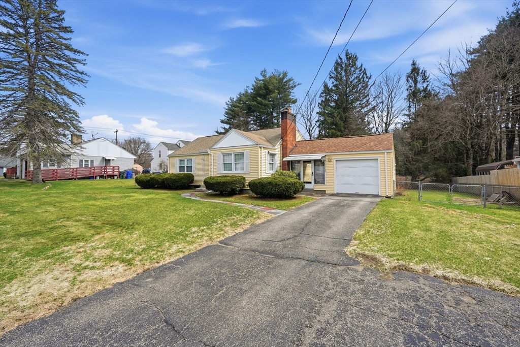 15 Kingoke Lane Springfield, MA 01129 - Photo 3 of 24