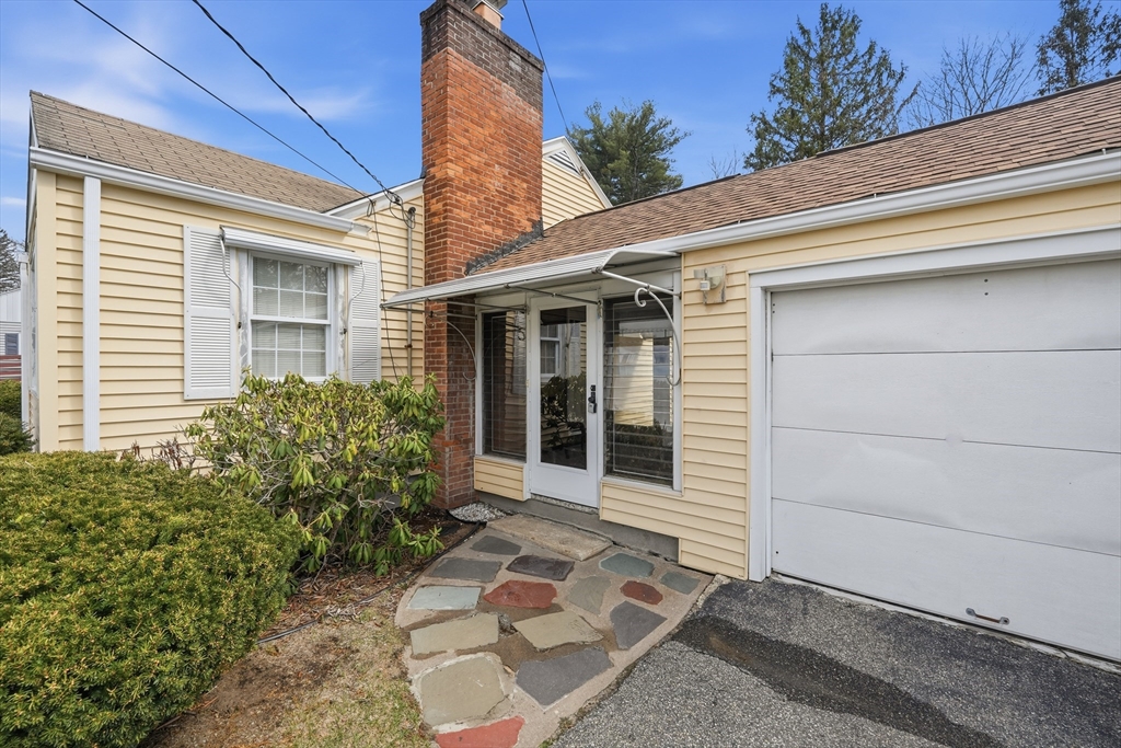 15 Kingoke Lane Springfield, MA 01129 - Photo 4 of 24