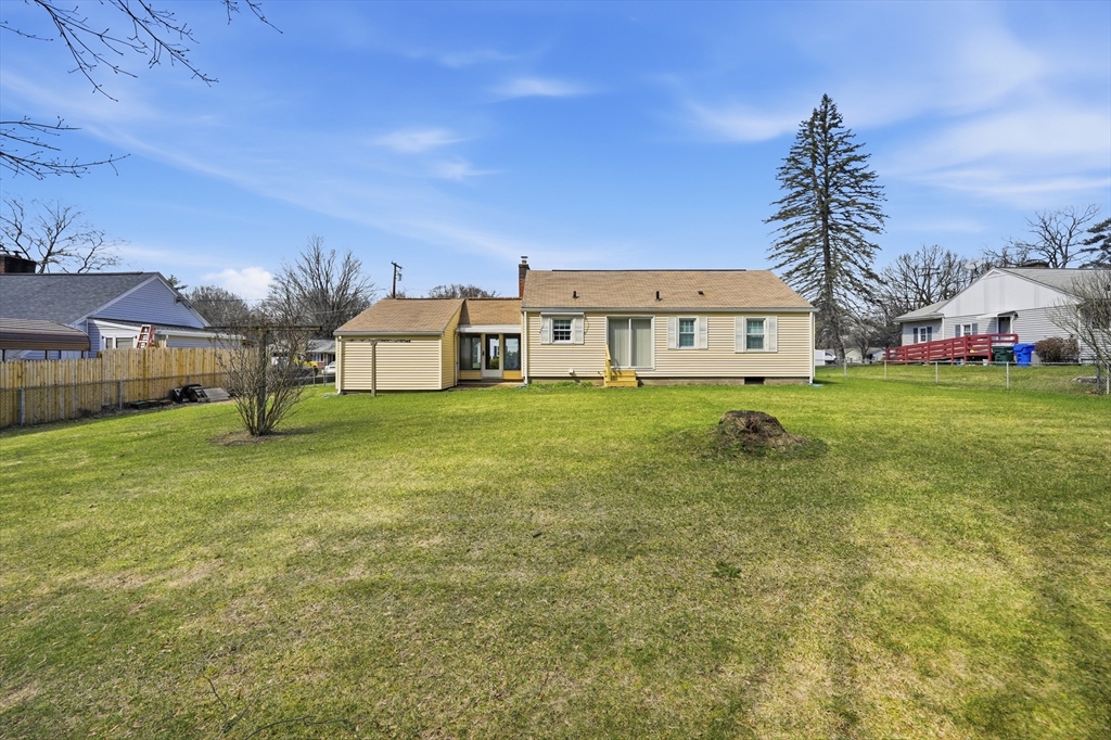 15 Kingoke Lane Springfield, MA 01129 - Photo 6 of 24