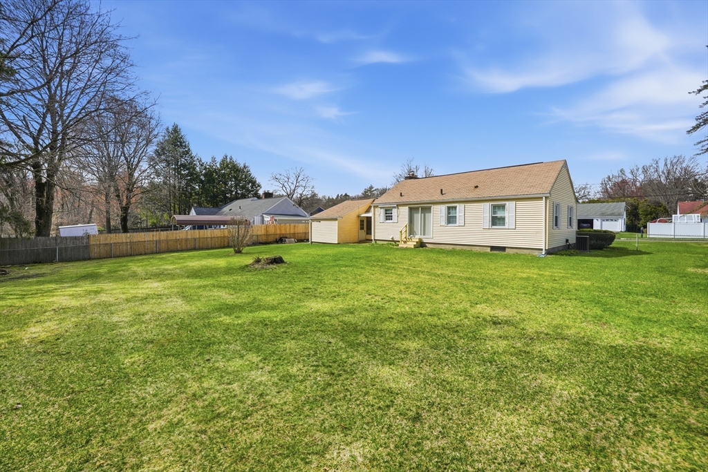 15 Kingoke Lane Springfield, MA 01129 - Photo 7 of 24