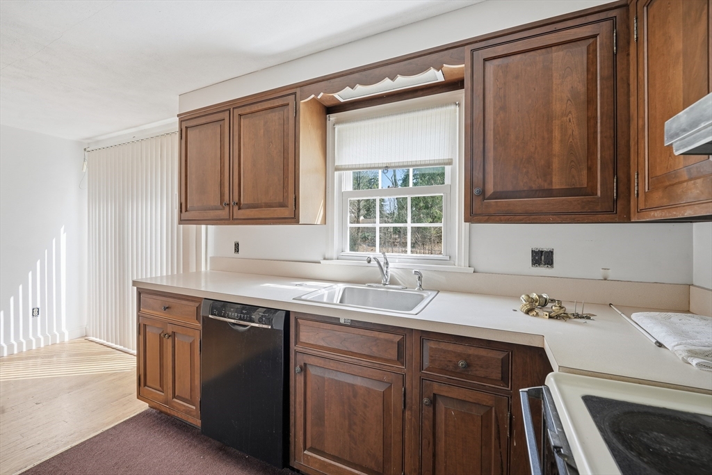 15 Kingoke Lane Springfield, MA 01129 - Photo 10 of 24