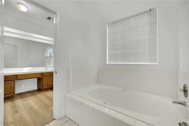 $3,000 | 2812 Waterview Drive, Las Vegas, NV 89117