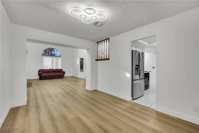 $3,000 | 2812 Waterview Drive, Las Vegas, NV 89117