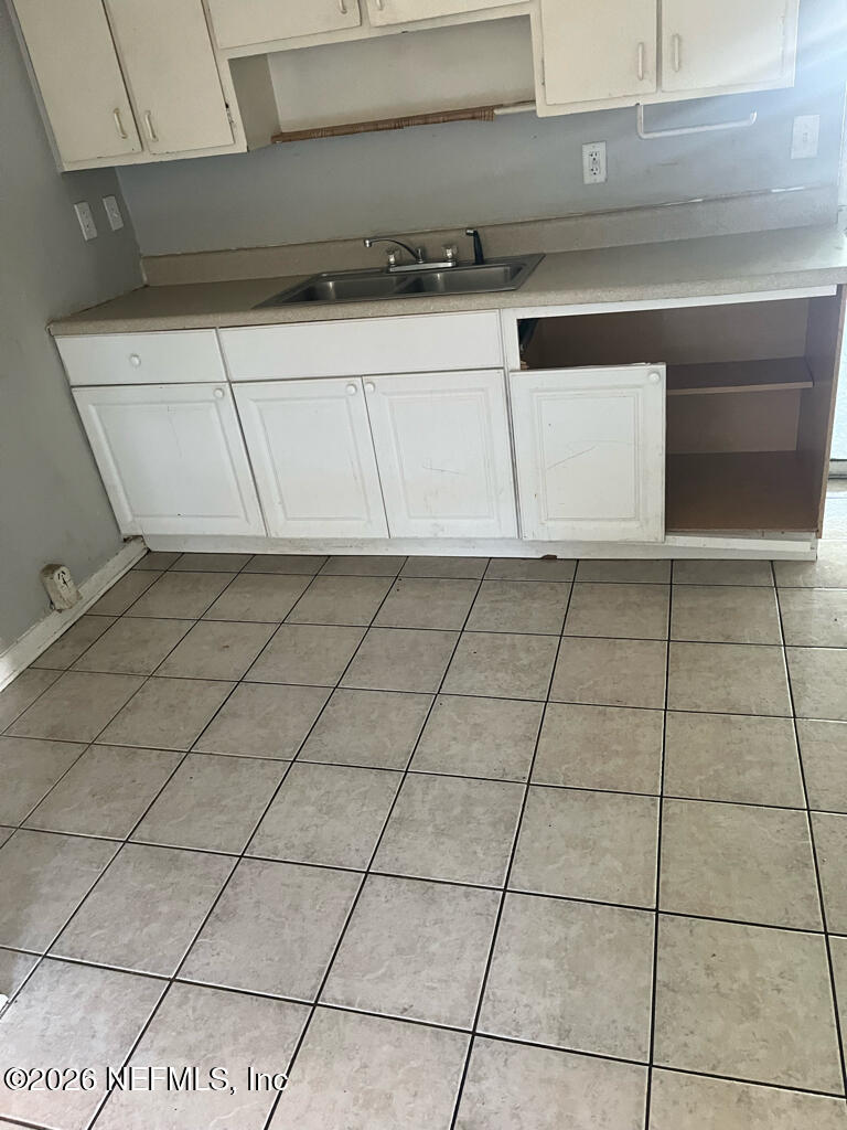 144 Spring Street Jacksonville, FL 32254 - Photo 4 of 7 a close view of a sink