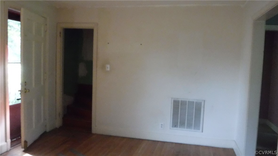 7930 Strath Road Henrico, VA 23231 - Photo 3 of 12 a view of a hallway
