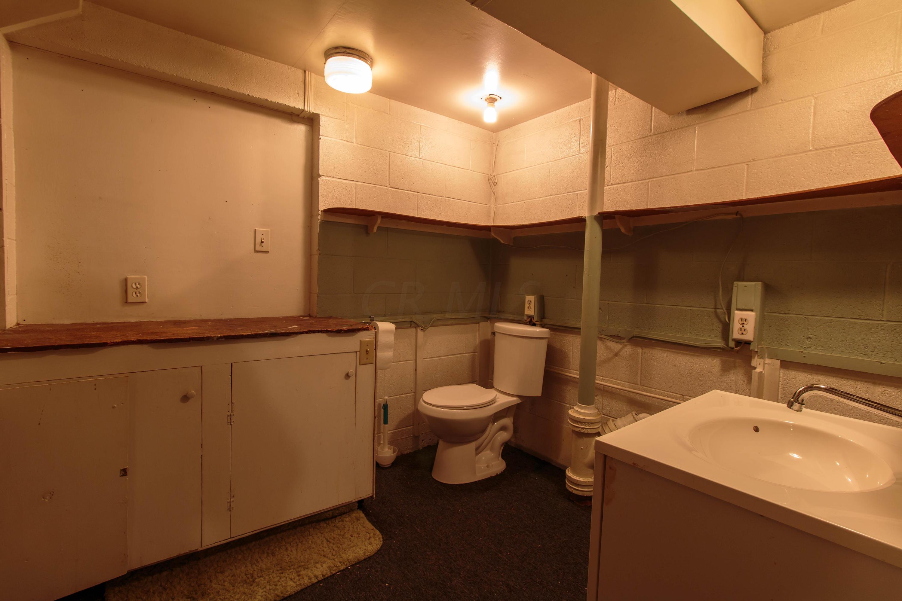 3410 Fisher Road Columbus, OH 43204 - Photo 16 of 27 Gallery Image 16