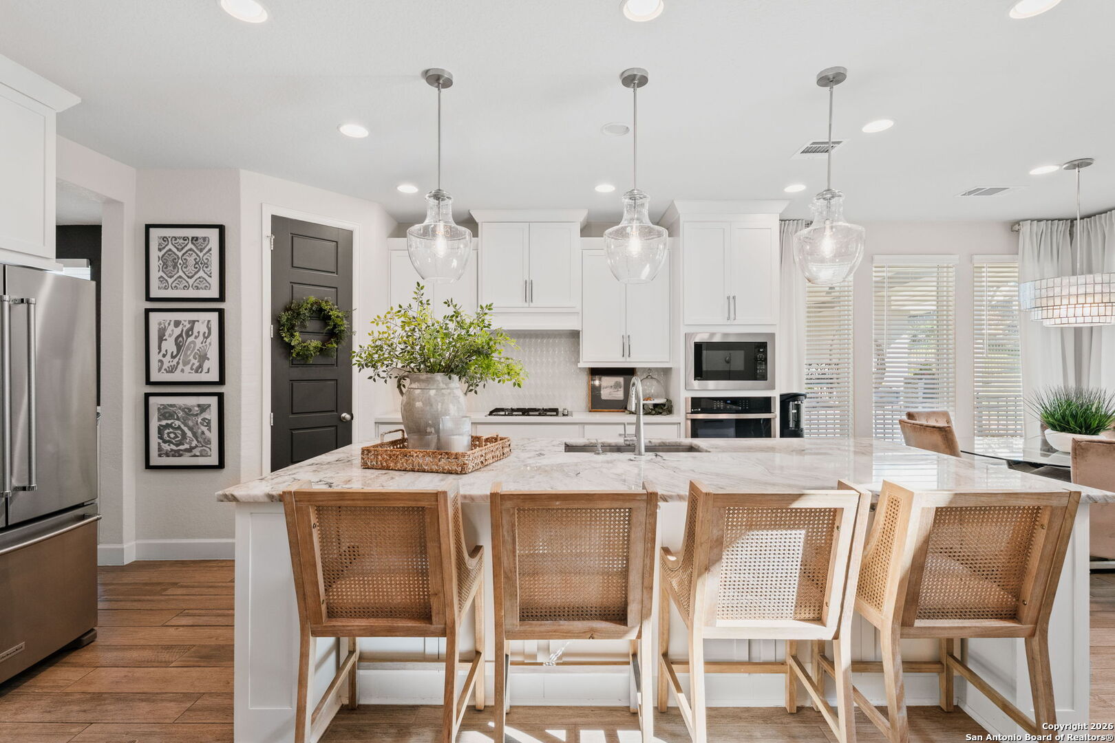 303 Navarro Boerne, TX 78006 - Photo 3 of 38