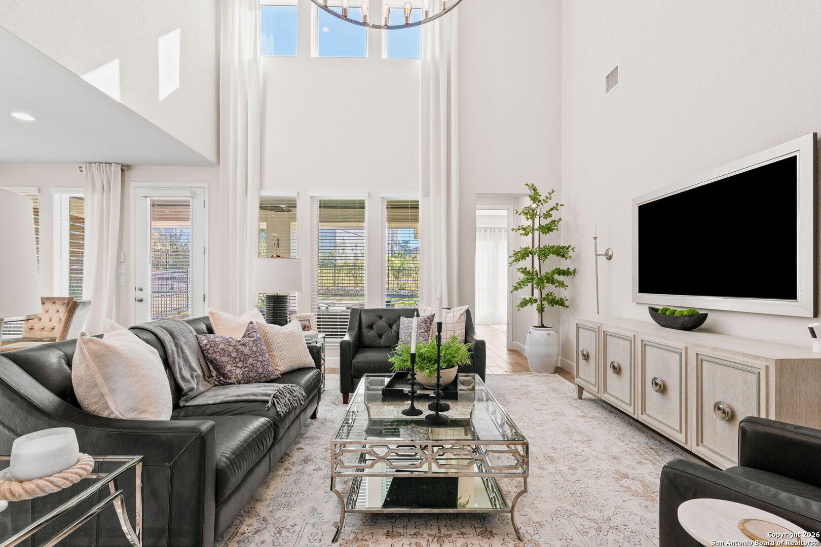 303 Navarro Boerne, TX 78006 - Photo 8 of 38