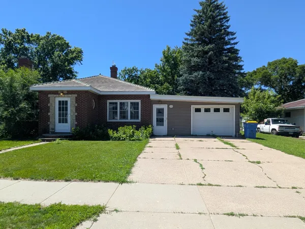 $158,000 | 705 Marshall Avenue, Henning, MN 56551