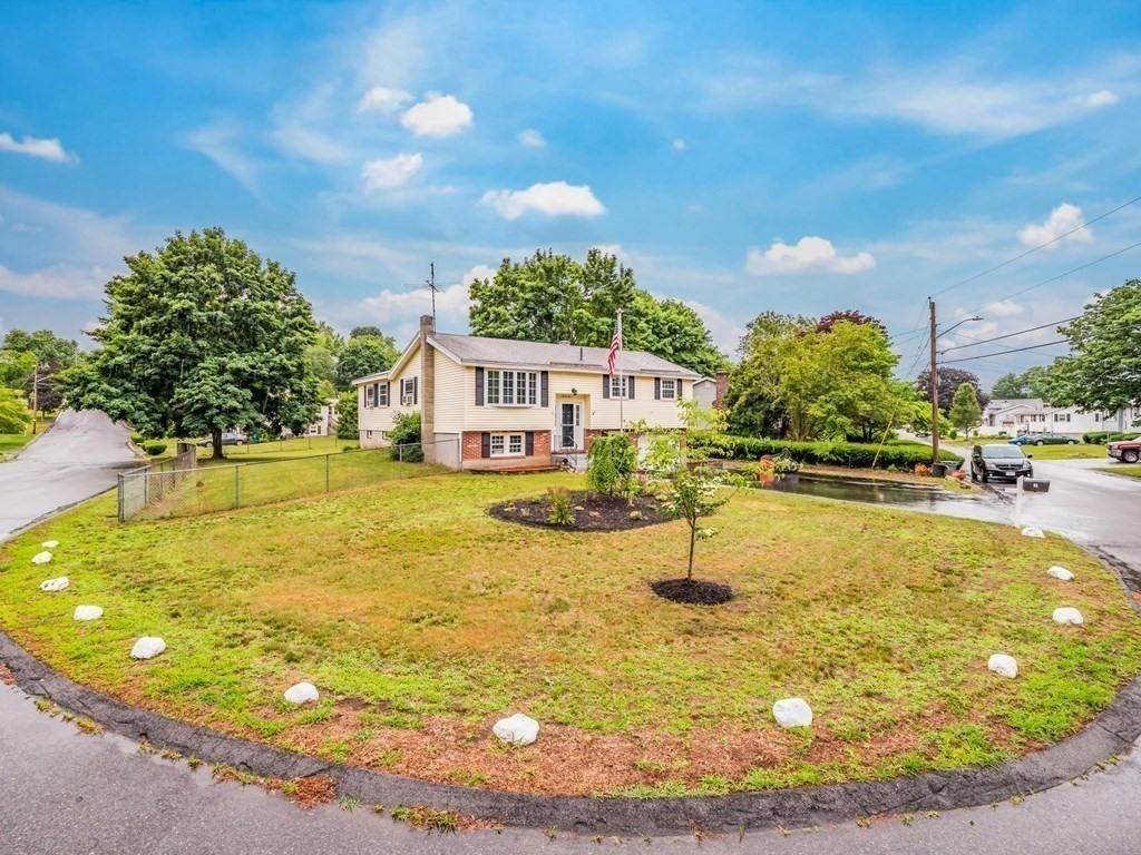 93 River Road Lowell, MA 01852 - Photo 3 of 38 Gallery Image 3
