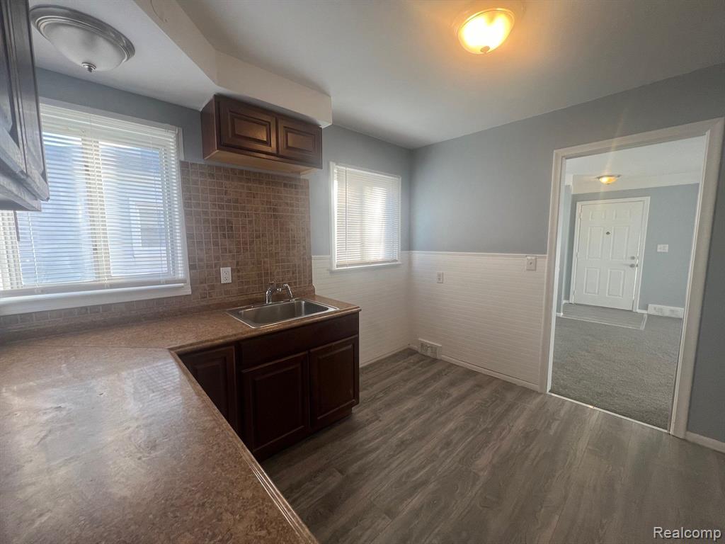 26340 Hayes Road Roseville, MI 48066 - Photo 5 of 16