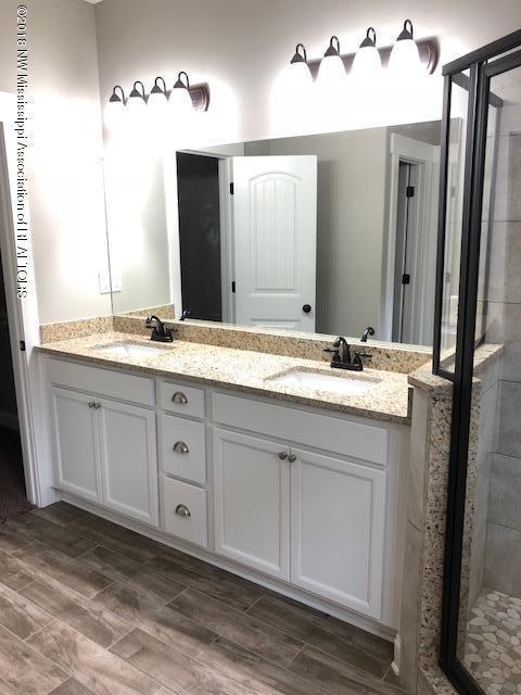 103 Harvest Road Coldwater, MS 38618 - Photo 2 of 2 Master bathroom