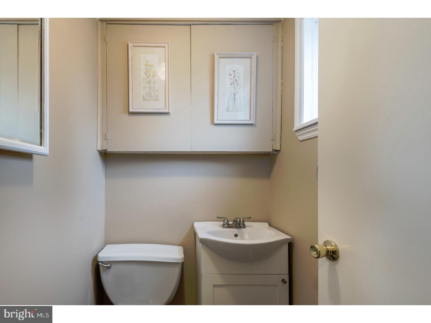 609 Kneedler Road North Wales, PA 19454 - Photo 12 of 24 Half Bath