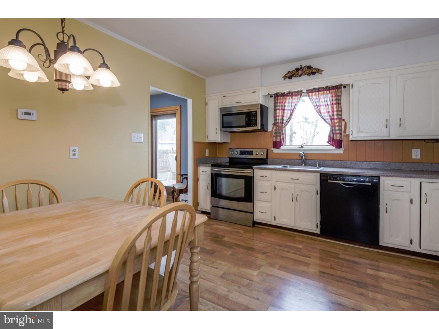 609 Kneedler Road North Wales, PA 19454 - Photo 6 of 24 Kitchen