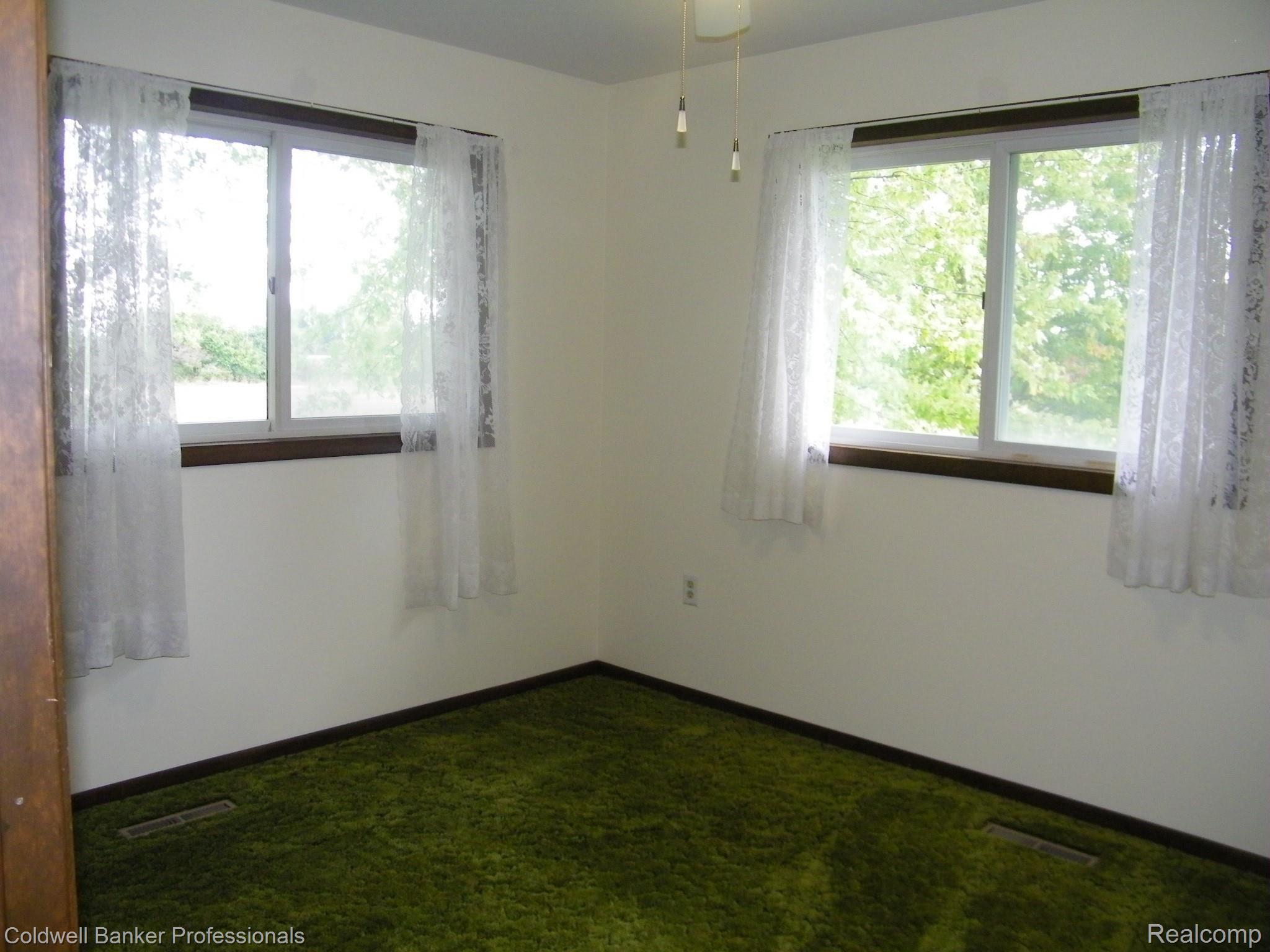 8218 Jefferson Road North Branch, MI 48461 - Photo 15 of 16 100_0316.jpg