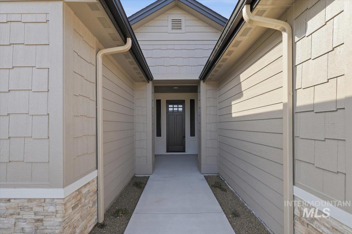 1709 Kayak Road Emmett, ID 83617 - Photo 2 of 38