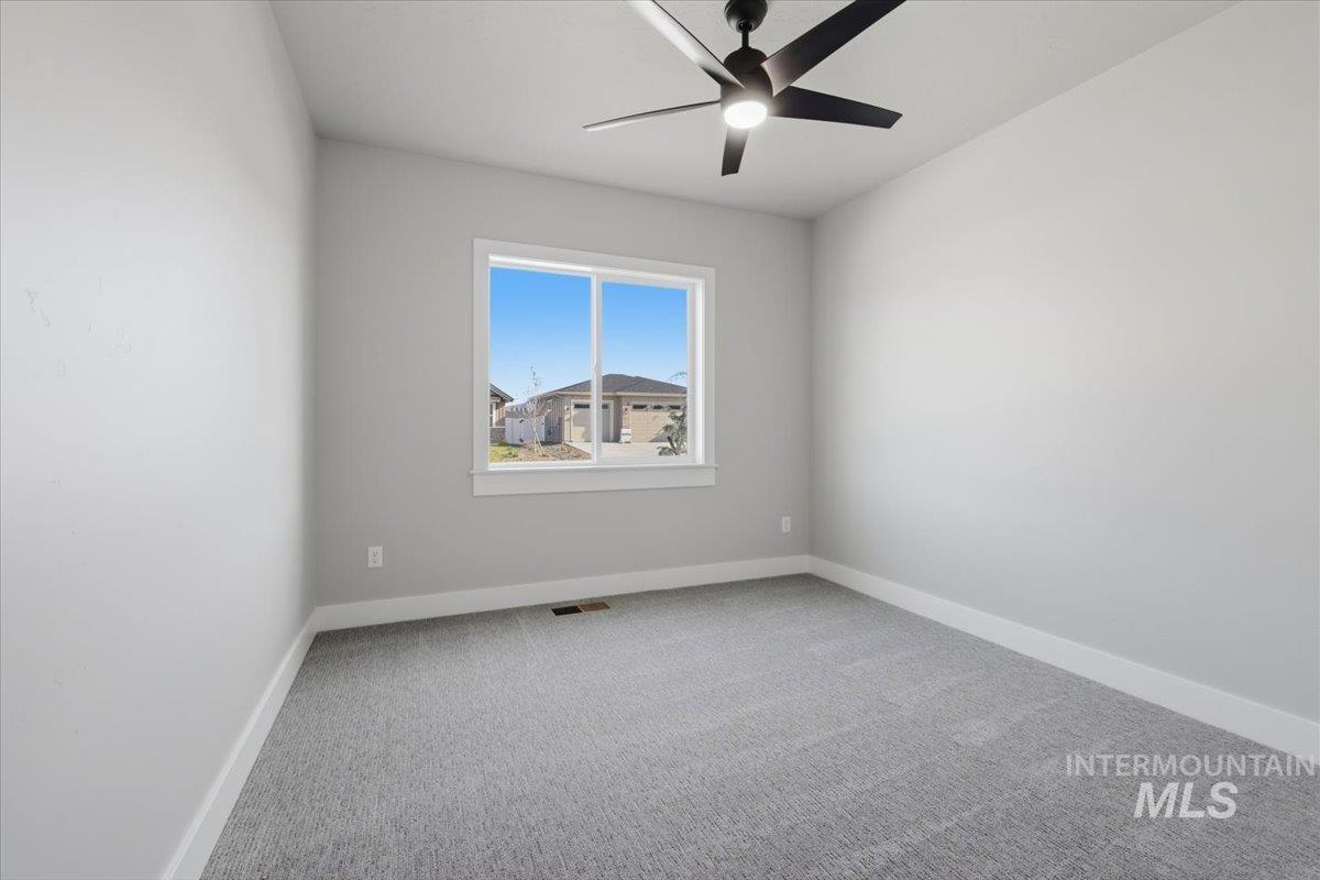 1709 Kayak Road Emmett, ID 83617 - Photo 5 of 38