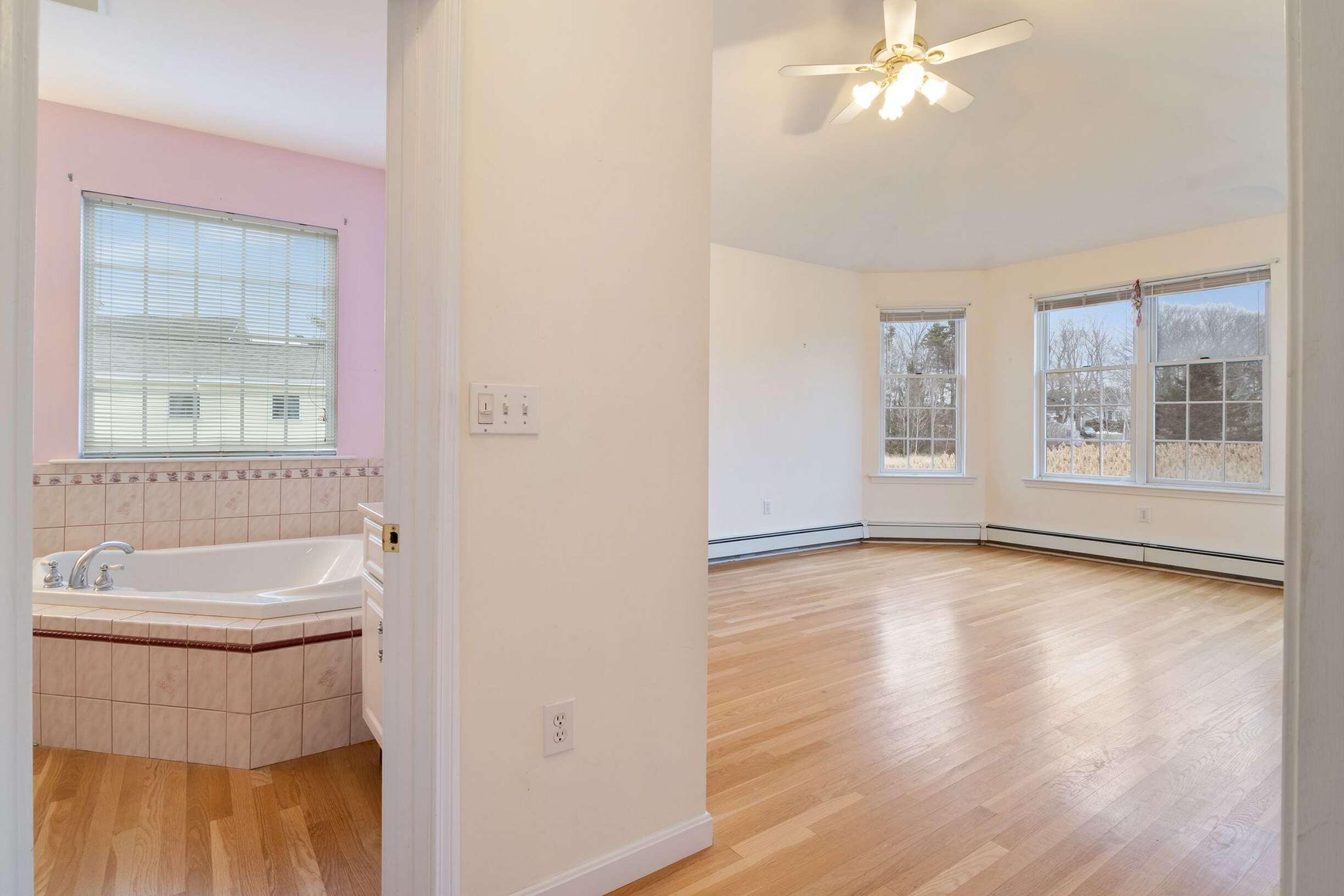 1 River Farm Road York, ME 03909 - Photo 18 of 42 1st Floor Primary Bedroom