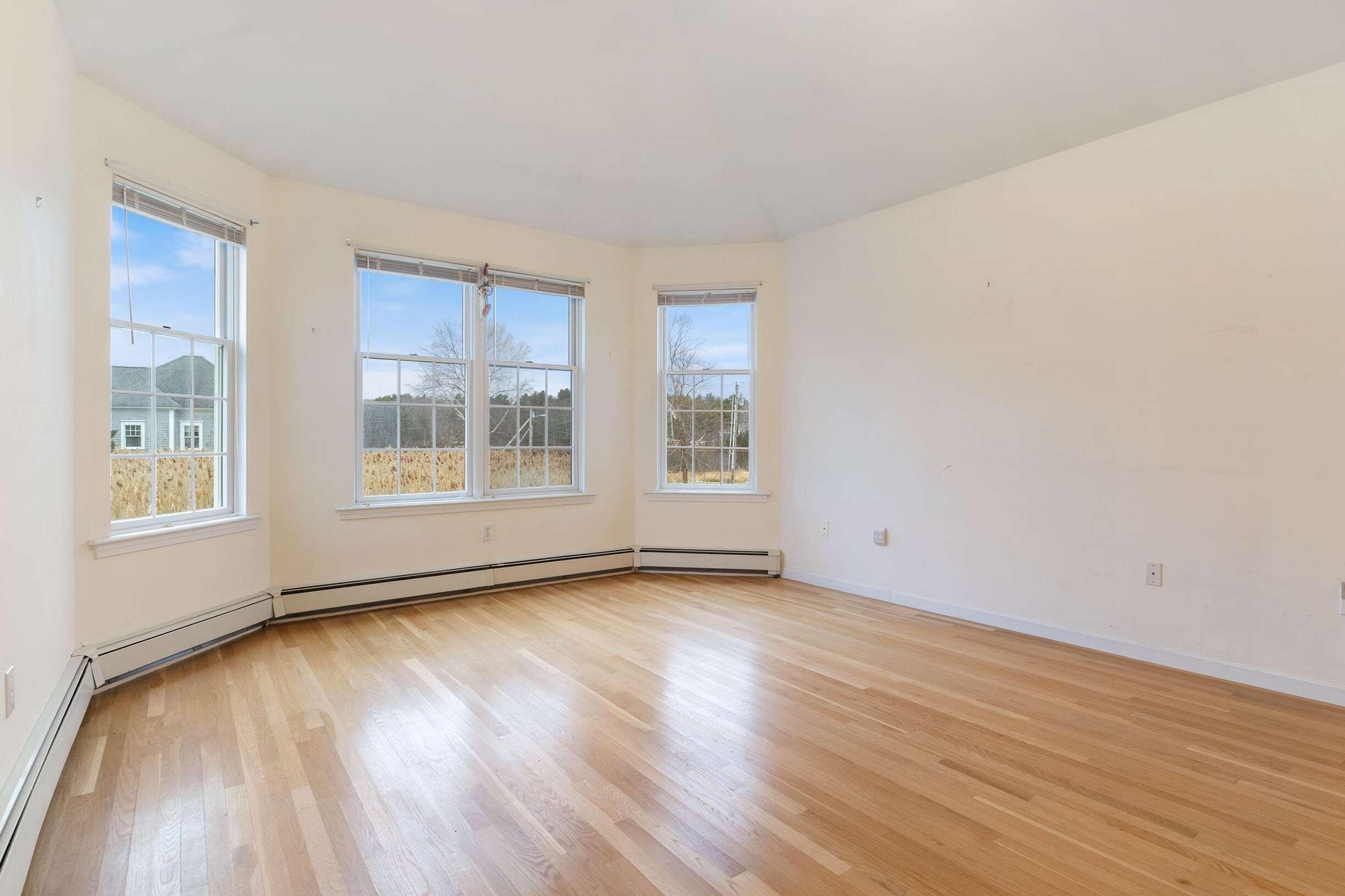 1 River Farm Road York, ME 03909 - Photo 20 of 43 1st Floor Primary Bedroom