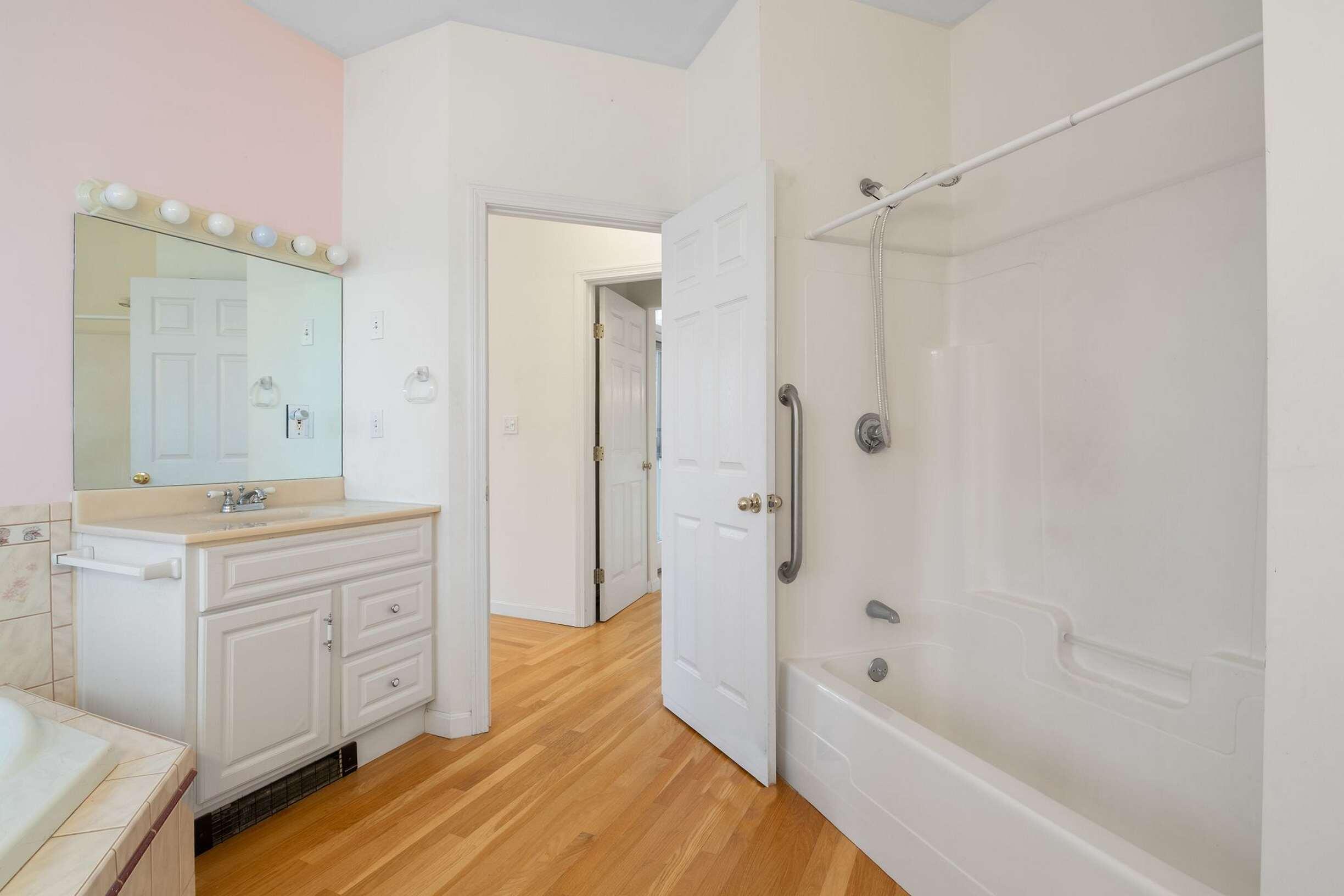 1 River Farm Road York, ME 03909 - Photo 24 of 43 Primary Bathroom