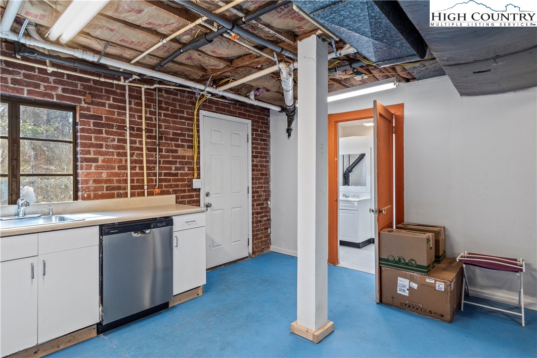 131 Young Street Elkin, NC 28621 - Photo 29 of 39