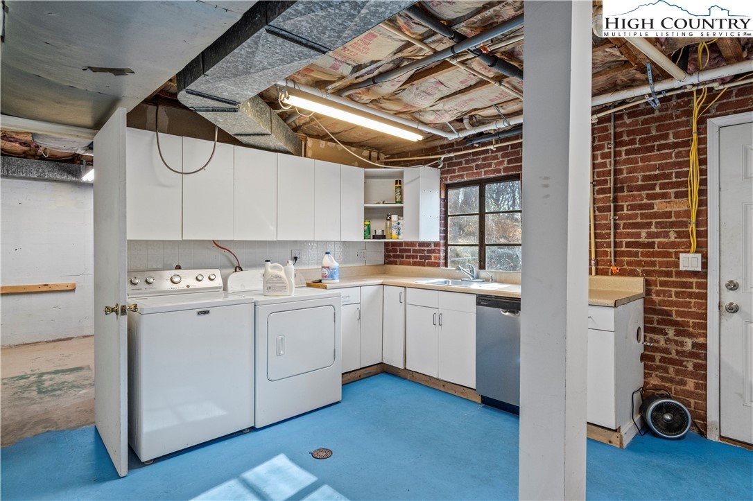 131 Young Street Elkin, NC 28621 - Photo 30 of 39