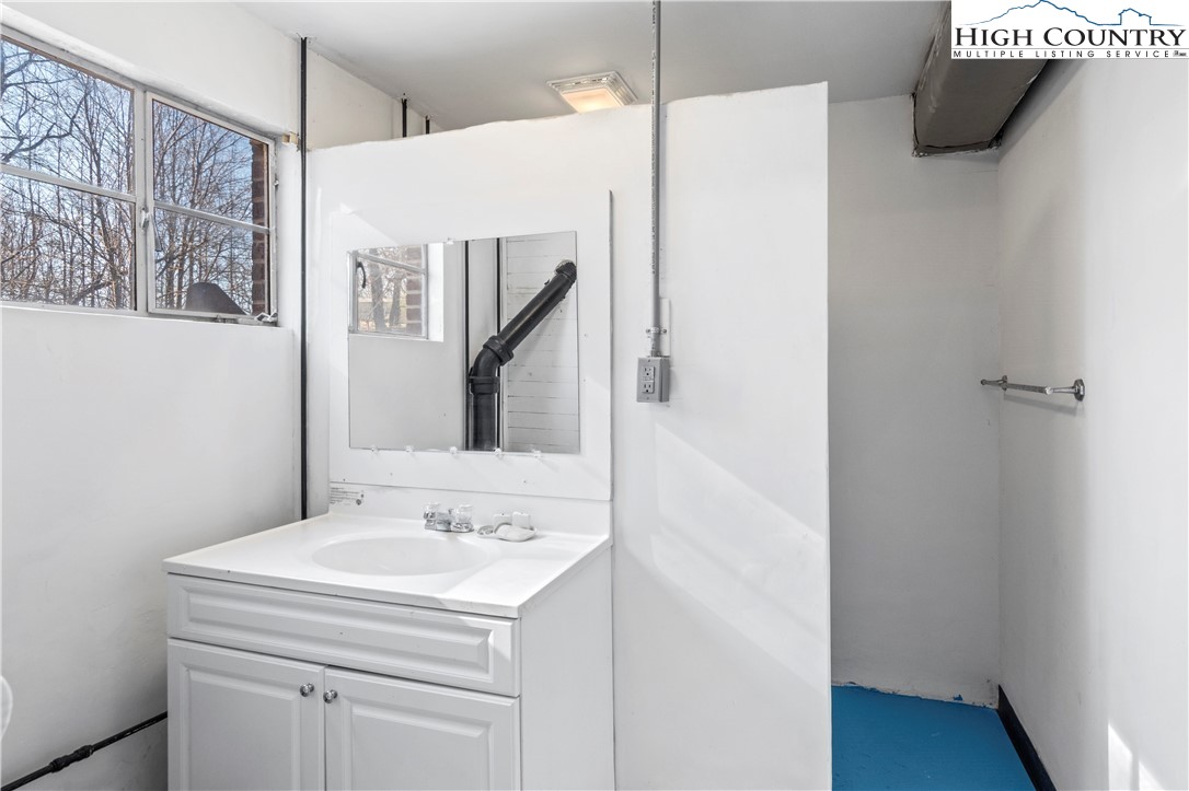 131 Young Street Elkin, NC 28621 - Photo 33 of 39