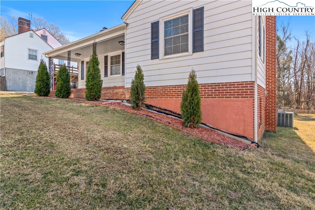 131 Young Street Elkin, NC 28621 - Photo 38 of 39