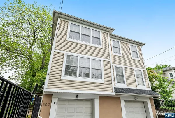 $5,300 | 302 Tenafly Road, Tenafly, NJ 07670