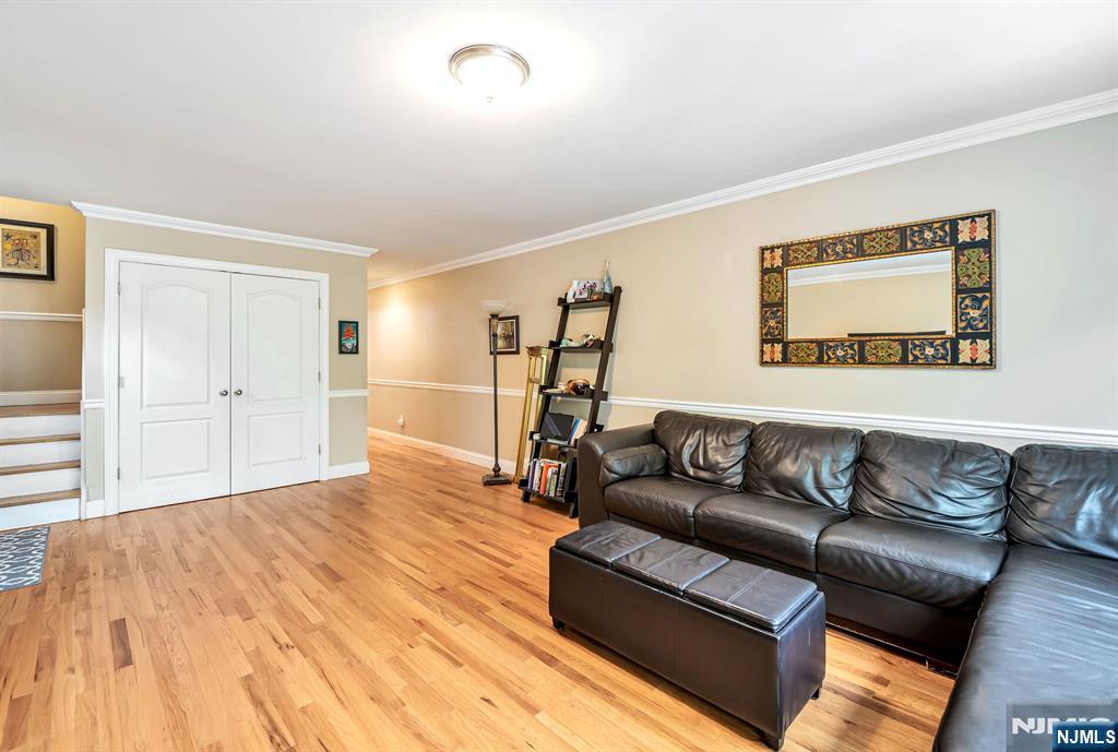302 Tenafly Road Tenafly, NJ 07670 - Photo 3 of 19