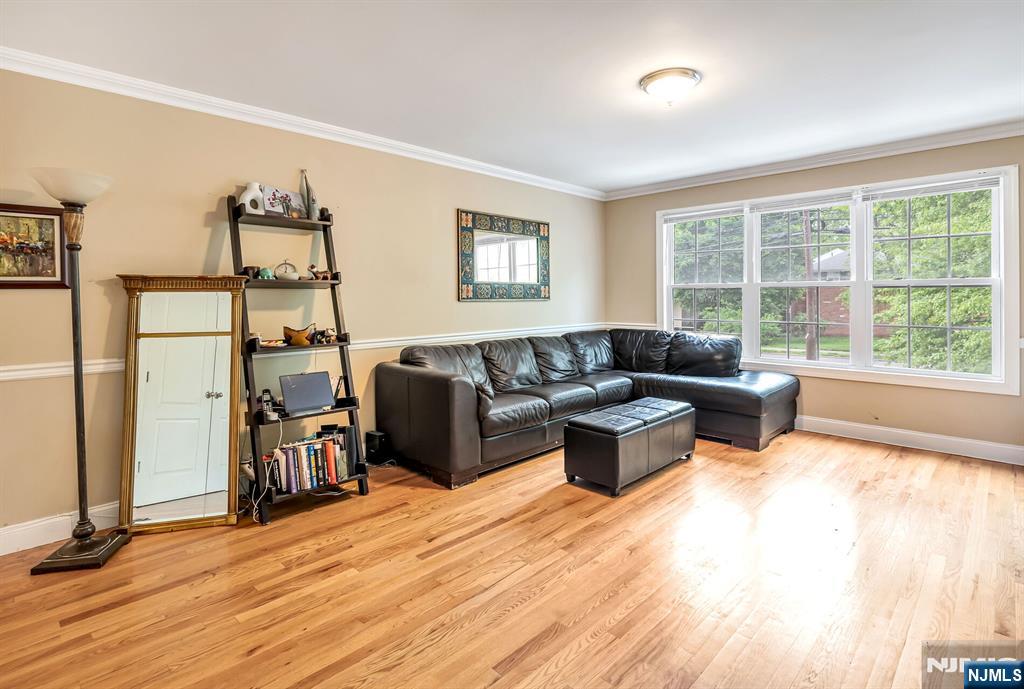 302 Tenafly Road Tenafly, NJ 07670 - Photo 4 of 19