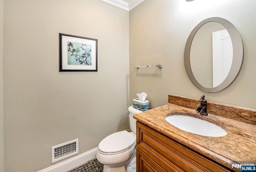 302 Tenafly Road Tenafly, NJ 07670 - Photo 8 of 19