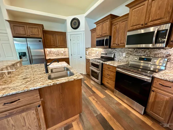 $1,480,900 | 25792 River Road, Grand View, ID 83624